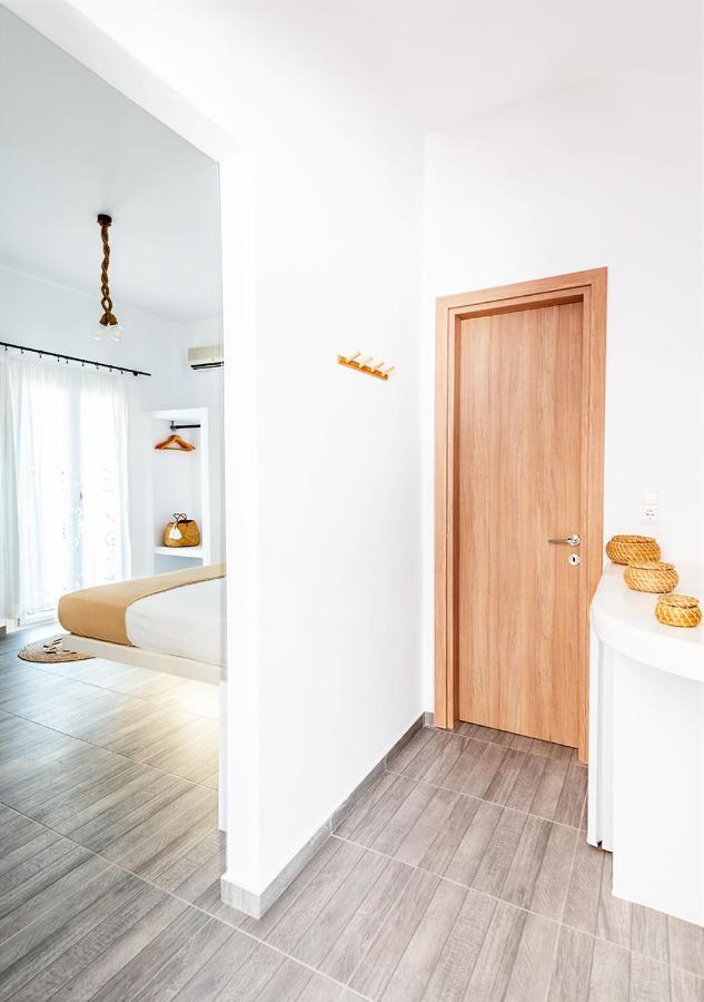 Dorkas Luxury Rooms&Apartments Livadakia ภายนอก รูปภาพ