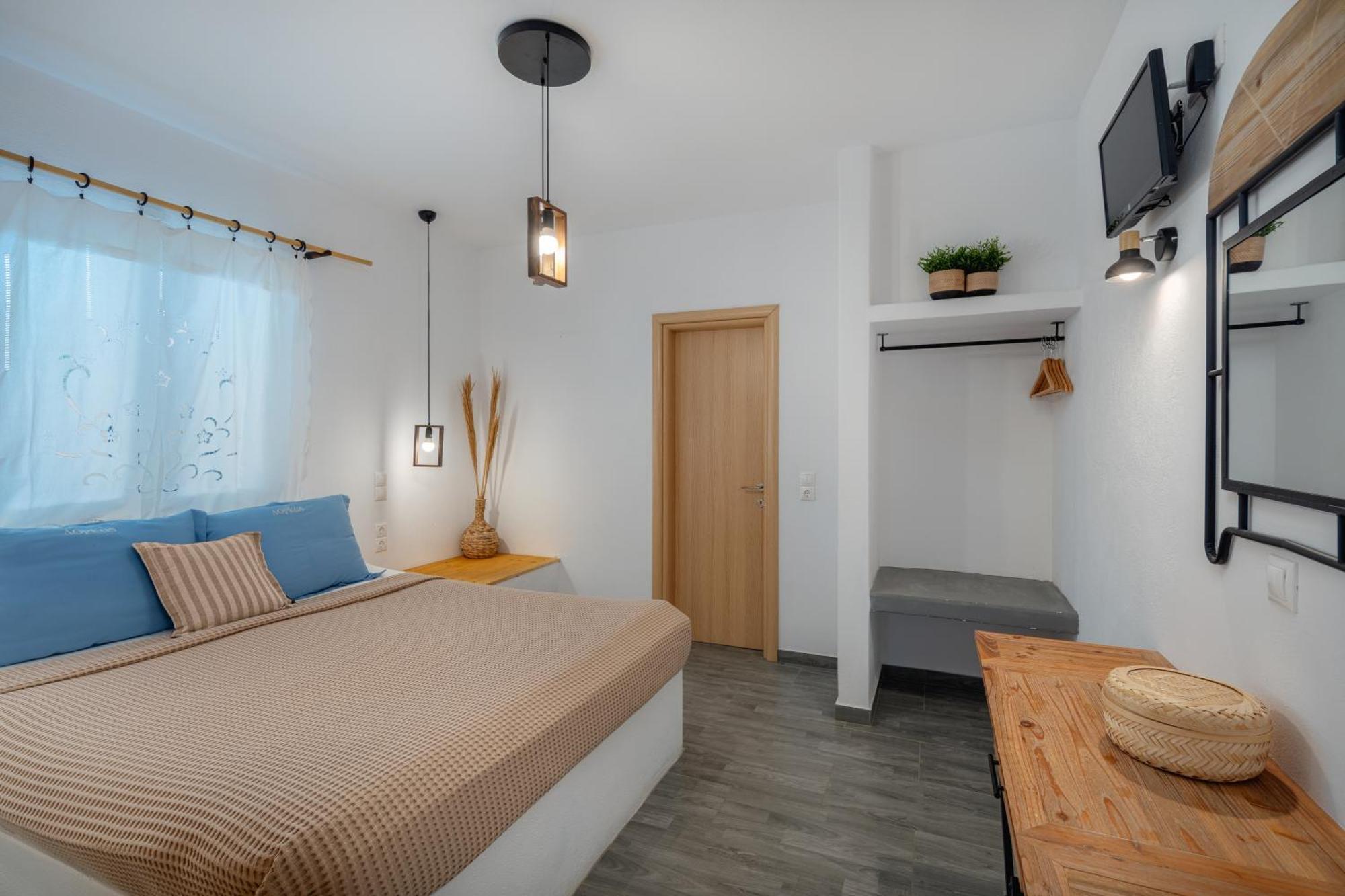 Dorkas Luxury Rooms&Apartments Livadakia ภายนอก รูปภาพ