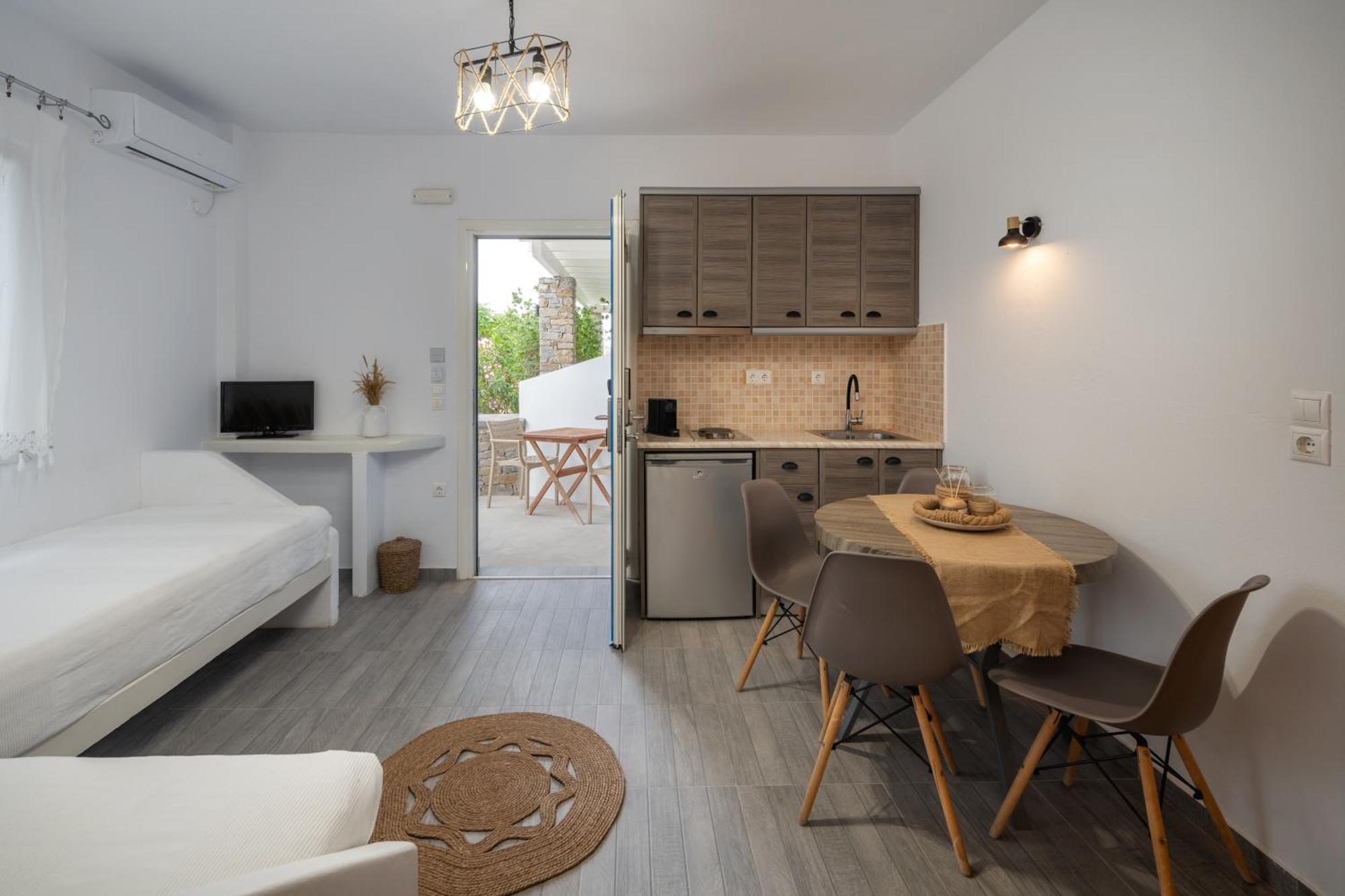 Dorkas Luxury Rooms&Apartments Livadakia ภายนอก รูปภาพ